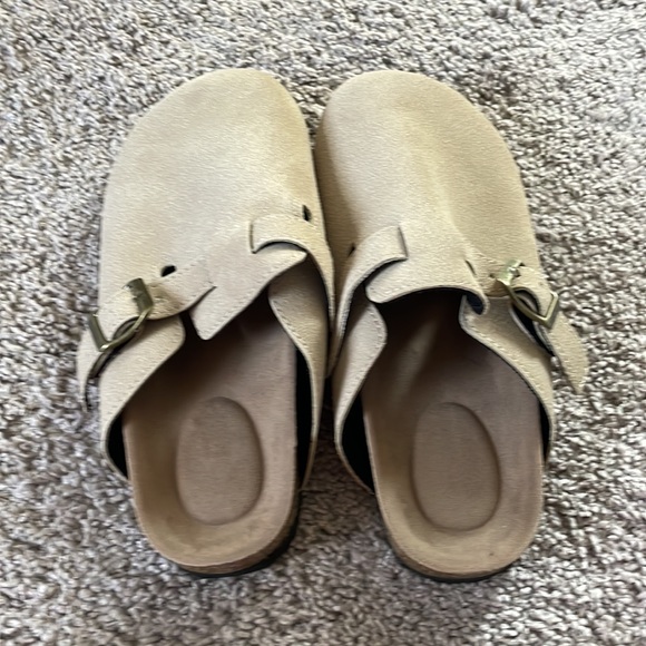 Knock-Off Birkenstock Boston Suede Clog - Picture 4 of 4